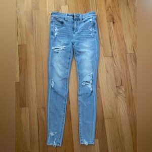 American Eagle Outfitters Light Wash Size 2 Jeans